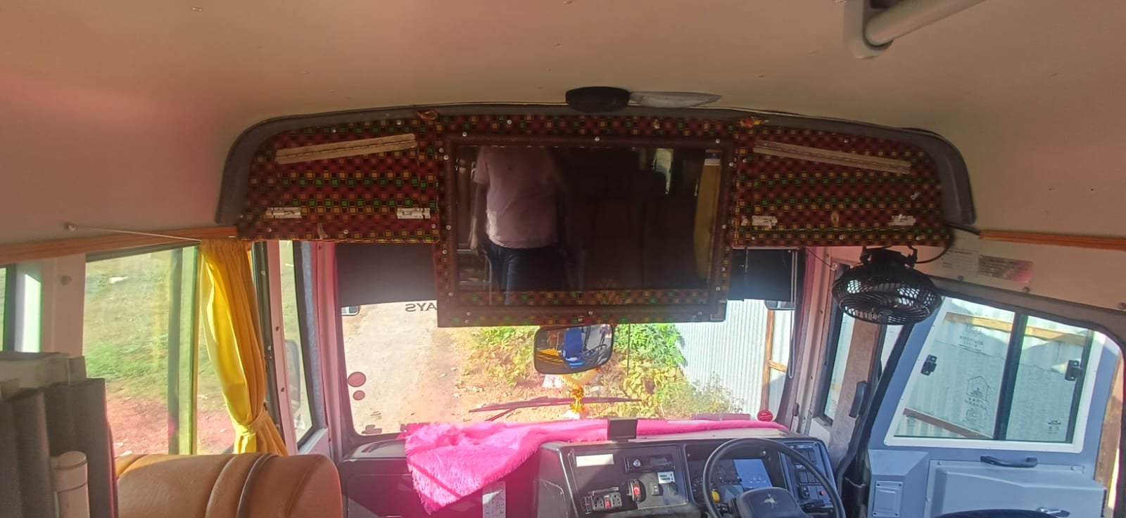 SML Isuzu Coach — Non AC Photo 3